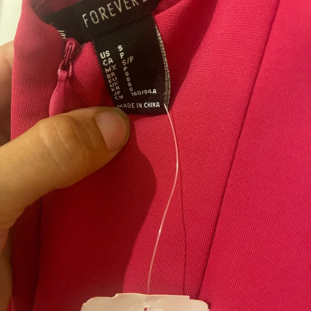 HOT PINK MINI DRESS💞 - Picture 3 of 3